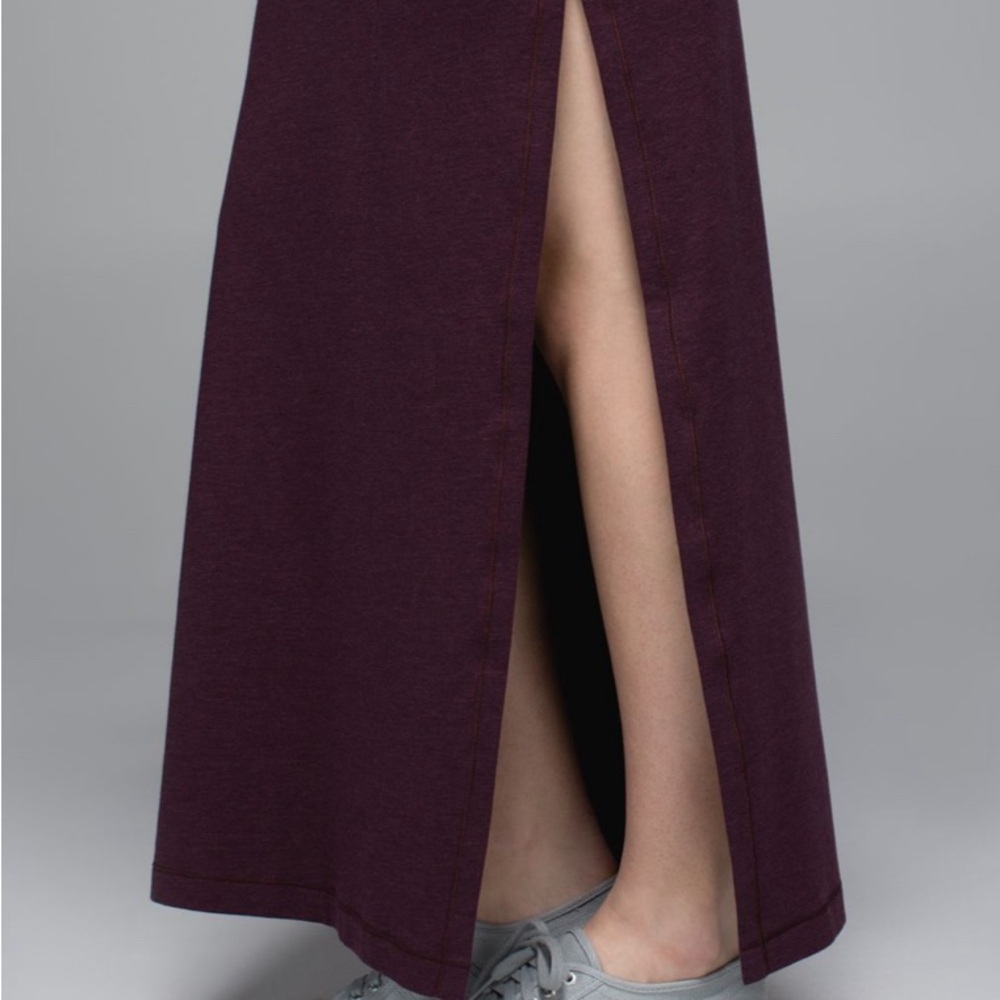 new Lululemon Refresh Maxi Dress
Heathered Bordeaux Drama / Black Cherry - Picture 6 of 14